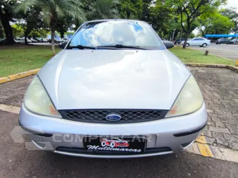 FOCUS HATCH - 2.0 GHIA 16V 4P AUTOMÁTICO