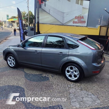 Focus TITANIUM 2.0 16V Flex 5p Mec.