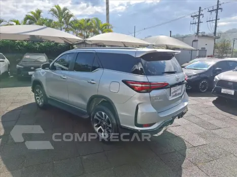 HILUX SW4 2.8 D-4D TURBO DIESEL SRX PLATINUM 7L 4