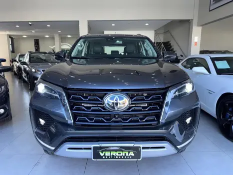 HILUX SW4 2.8 D-4d Turbo SRX 7L 4X4