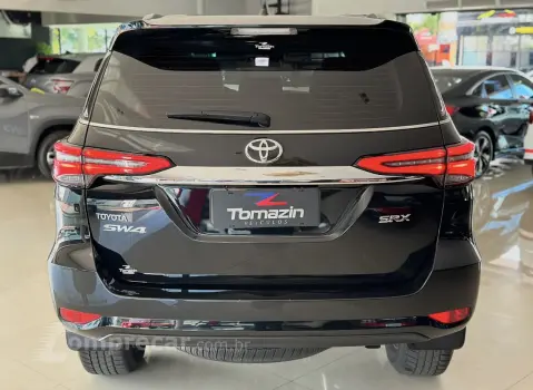 HILUX SW4 2.8 D-4d Turbo SRX 7L 4X4