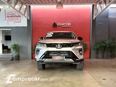 HILUX SW4 2.8 D-4D TURBO DIESEL SRX PLATINUM 7L 4X4 AUTOMÁTI