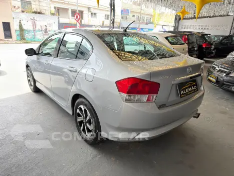 CITY 1.5 LX Sedan 16V