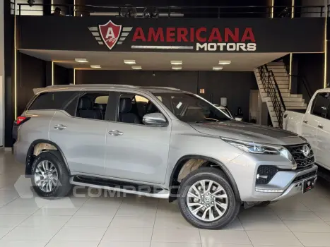 Toyota Hilux SW4 2.8 16V 4P SRX 4X4 7 LUGARES TURBO DIESEL AUTOMÁTI 5 portas