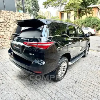 HILUX SW4 4.0 SRX 4X4 7 Lugares V6 24V