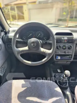 CORSA 1.6 MPFI GLS Sedan 8V