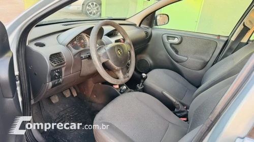CORSA 1.4 MPFI Premium Sedan 8V