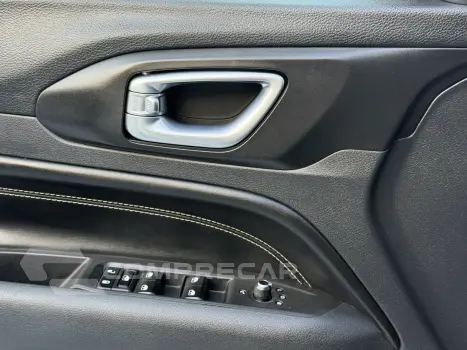 COMMANDER 1.3 T270 TURBO FLEX LONGITUDE AT6