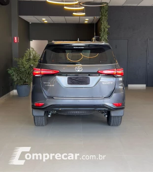 HILUX SW4 2.8 SRX Diamond 4X4 7 Lugares 16V Turbo Intercoole