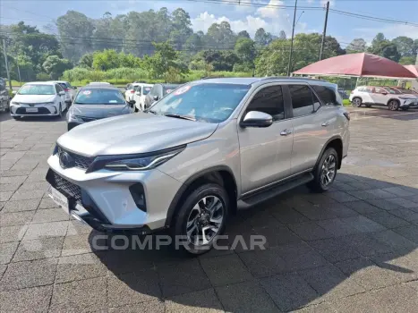 HILUX SW4 2.8 D-4D TURBO DIESEL SRX PLATINUM 7L 4