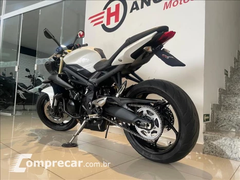 STREET TRIPLE 675