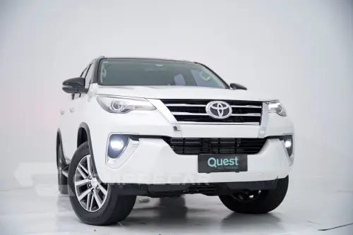 Toyota Hilux SW4 SRX 4x4 2.8 TDI 16V Dies. Aut. 4 portas