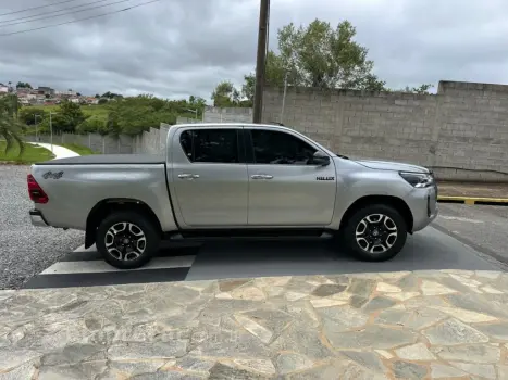 HILUX 2.8 D-4D TURBO DIESEL CD SRX 4X4 AUTOMÁTICO