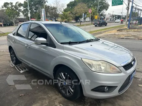 FOCUS SEDAN