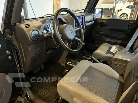 Wrangler 3.8 V6 12V SPORT TETO RÍGIDO AUTOMÁTICO