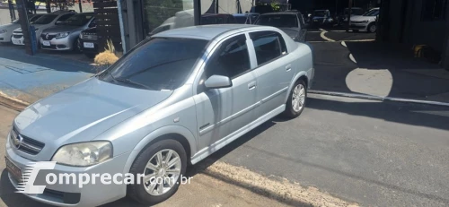 ASTRA 2.0 MPFI Advantage Sedan 8V
