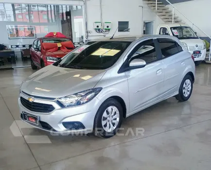 CHEVROLET ONIX 1.0 LT 4 portas