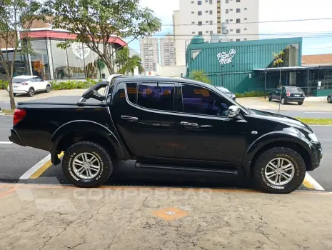 L 200 Triton 3.5 V6 HPE 4X4 FLEX CABINE DUPLA