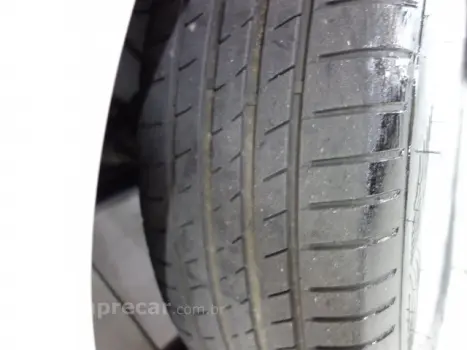 208 - 1.5 ACTIVE 8V 4P MANUAL