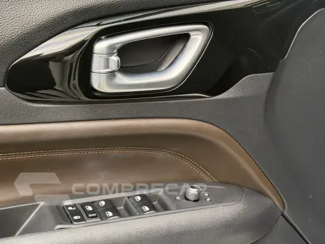 COMMANDER 1.3 T270 TURBO FLEX OVERLAND AT6