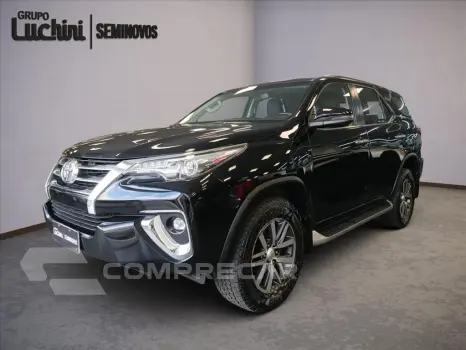 Toyota HILUX SW4 2.8 SRX 4X4 16V TURBO INTERCOOLER DIESE 4 portas