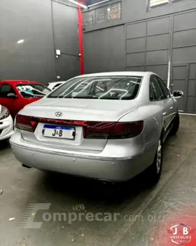 AZERA 3.3 MPFI GLS Sedan V6 24V