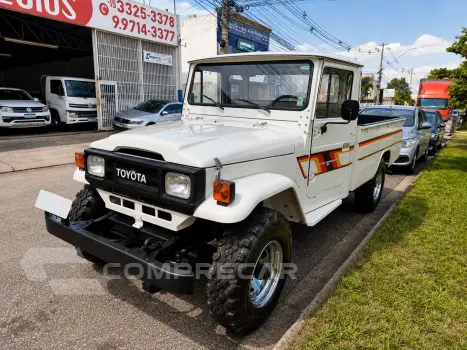 Toyota Band.Picape Chassi Longo Diesel 2 portas