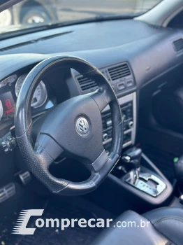 Volkswagen GOLF 2.0 MI 8V 4 portas