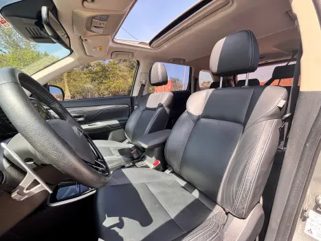 Outlander 3.0 HPE-S 4WD CVT