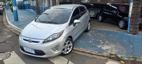FORD FIESTA 1.6 SE Hatch 16V 4 portas