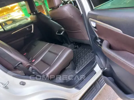 HILUX SW4 2.8 SRX 4X4 7 Lugares 16V Turbo Intercooler