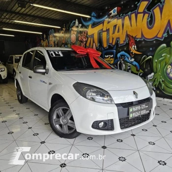 Renault SANDERO EXP1016V 4 portas