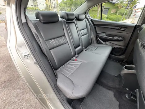 CITY 1.5 LX Sedan 16V