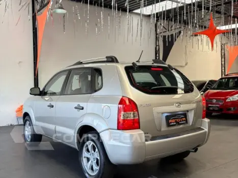 TUCSON - 2.0 MPFI GL 16V 142CV 2WD 4P AUTOMÁTICO