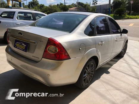 FOCUS 2.0 Ghia Sedan 16V