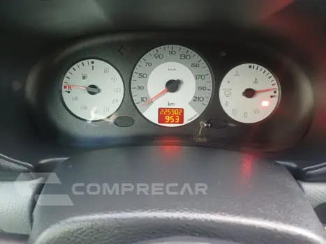 CLIO 1.0 Authentique 8V