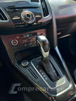 FOCUS 2.0 Titanium Fastback 16V