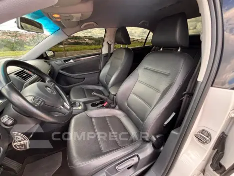 JETTA 2.0 COMFORTLINE FLEX 4P TIPTRONIC