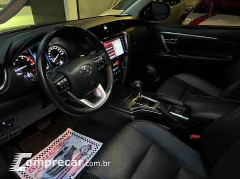 HILUX SW4 2.8 D-4d Turbo SRX 7L 4X4