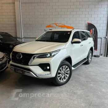 HILUX 2.8 SW4 4X4 8V