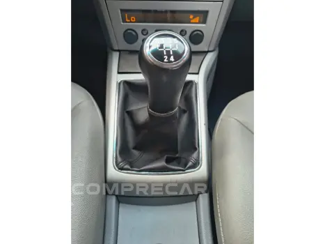 VECTRA 2.0 MPFI ELEGANCE 8V FLEX 4P MANUAL