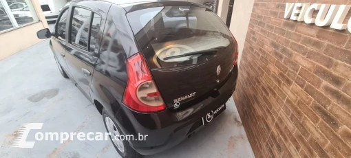 Renault SANDERO 4 portas