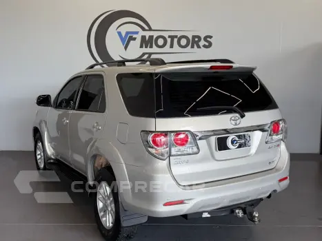 HILUX SW4 3.0 SRV 4X4 7 LUGARES 16V TURBO INTERCOOLER DIESEL