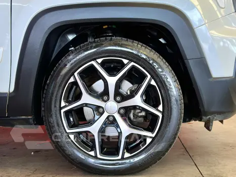 RENEGADE 1.3 T270 TURBO FLEX SAHARA AT6