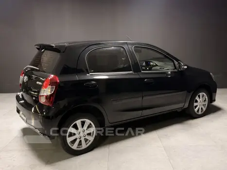 ETIOS 1.5 X PLUS 16V FLEX 4P AUTOMÁTICO