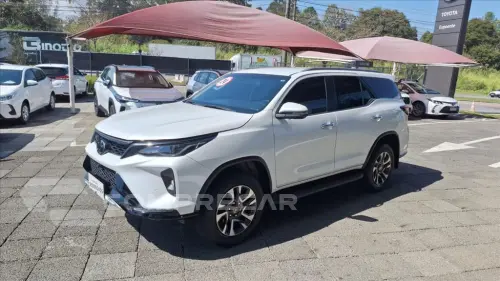 Toyota HILUX SW4 2.8 D-4D TURBO DIESEL SRX PLATINUM 7L 4 4 portas
