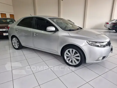 Cerato Sedan 1.6 16V 4P SX3 AUTOMÁTICO