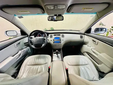 AZERA 3.3 MPFI GLS Sedan V6 24V