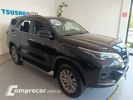 HILUX SW4 2.8 D-4D TURBO SRX 7L 4X4 AUTOMÁTICO