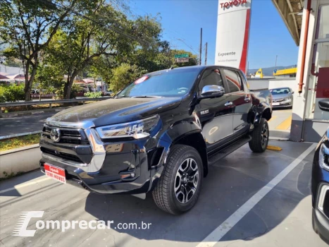 Toyota HILUX 2.8 D-4D TURBO DIESEL CD SRX PLUS 4X4 AUTOM 4 portas